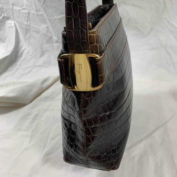 Genuine vintage fashionable Salvatore Ferragamo brown croc pattern shoulder bag - Picture 2 of 15